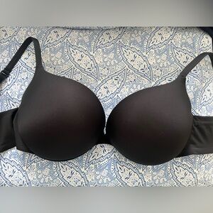 SKIMS Ultimate Push up Plunge Bra